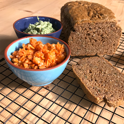 Notenpasta kaneelbrood (c) Rineke Dijkinga